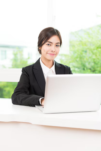 business woman using computer laptop 74190 2287